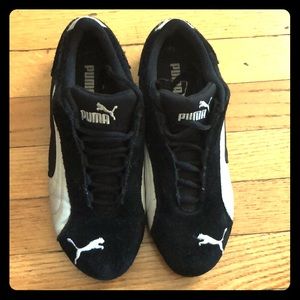 Barley worn PUMA sneakers